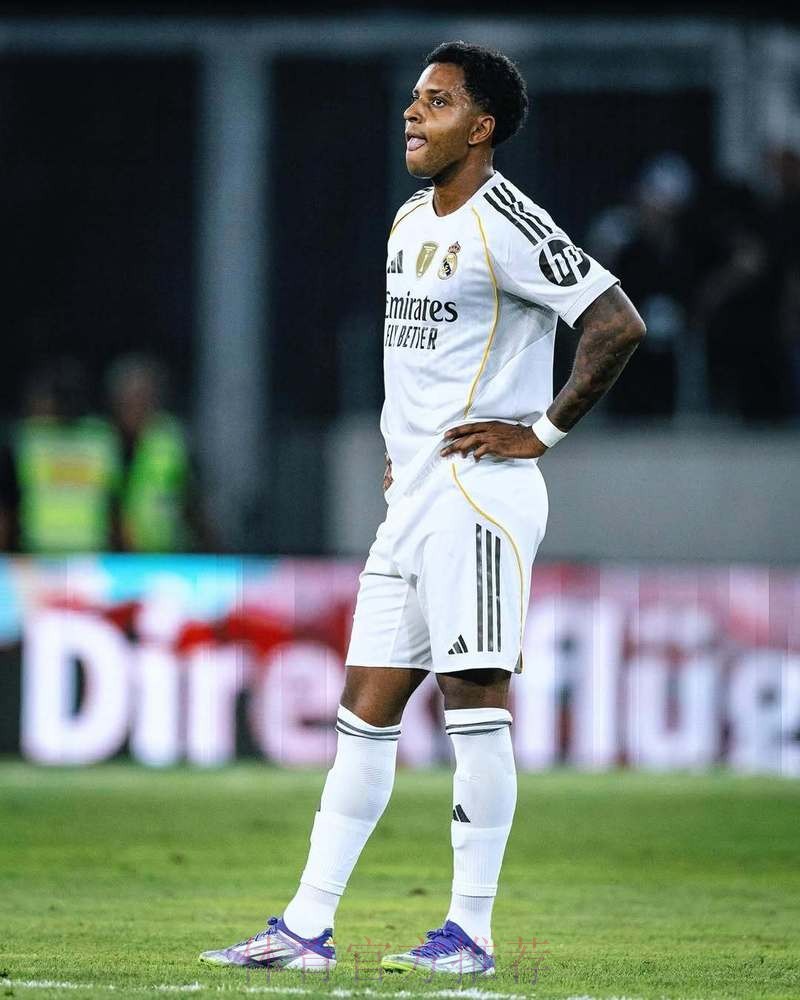 罗马诺:罗德里戈不考虑也没兴趣离队 他热爱皇马 罗马诺:罗德里戈不考虑也没兴趣离队 他热爱皇马